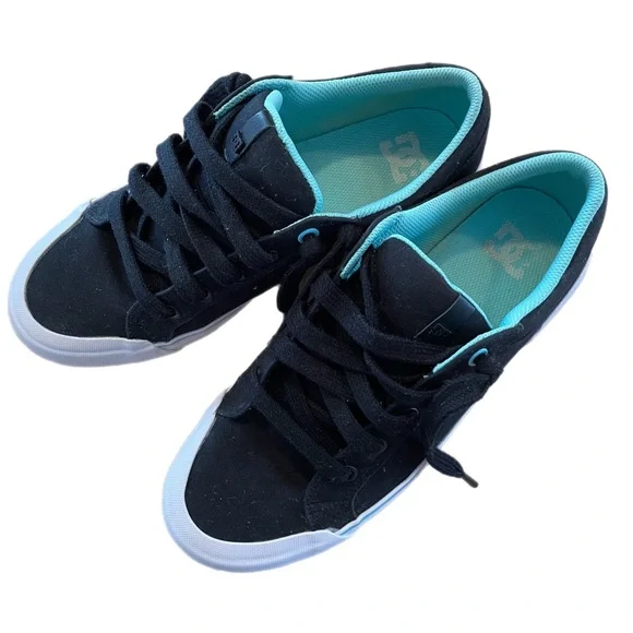 DC The skateboard sneaker, size women’s 11, mens 9. Excellent condition. - Picture 5 of 5